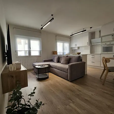 R2R - Moderno Y Amplio Apartamento - 1A102 * Gijón