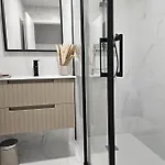 1a102 Moderno Y Amplio By R2r Consulting